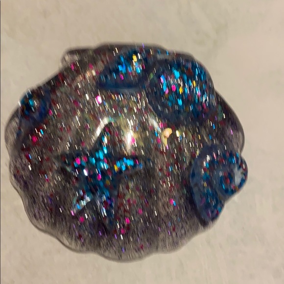 She’ll paper weight ! - Picture 2 of 2